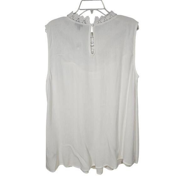 Torrid Crinkle Gauze Crochet Detail Tank in White NWT Size 1/ 1X/ 14-16 - Picture 5 of 9
